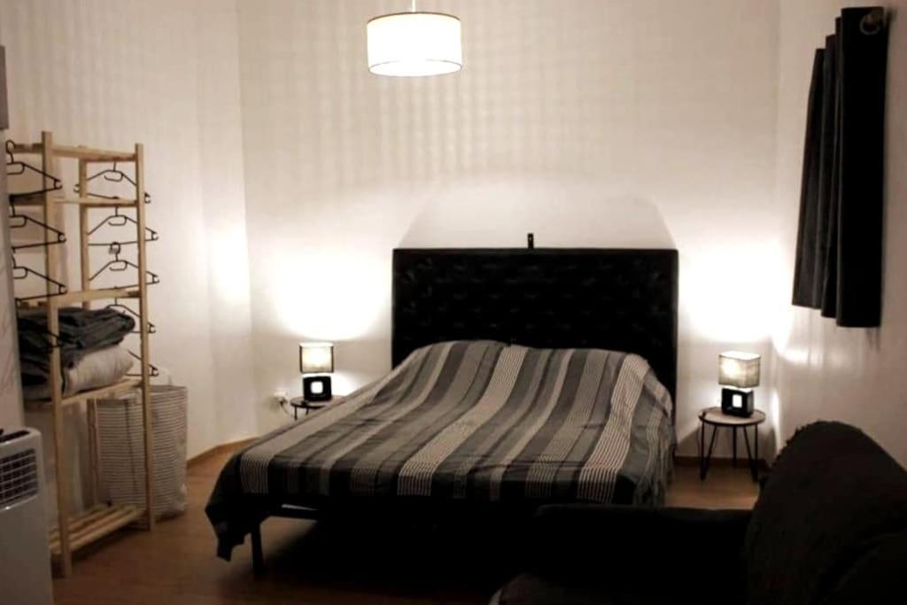 Au Coeur De Saint Chamas Apartment Luaran gambar